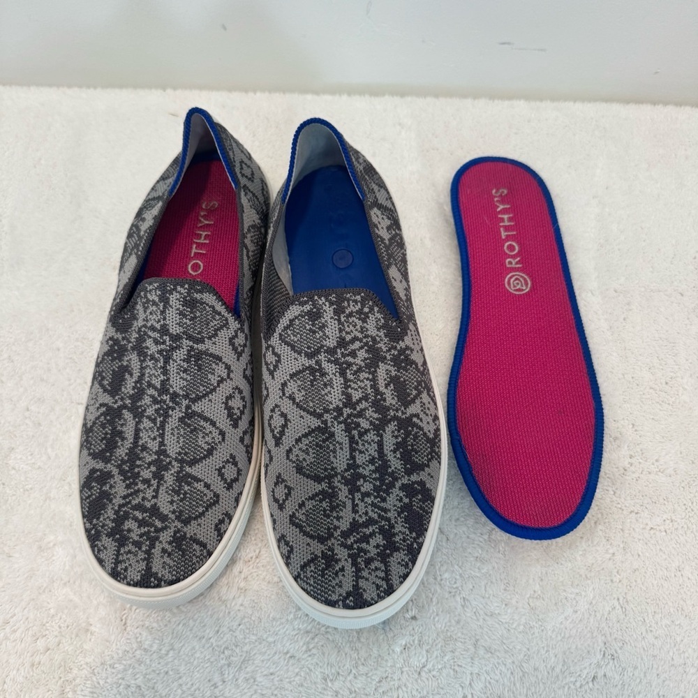 Rothys Womens Size 8 Grey Snake Skin Python Retir… - image 3